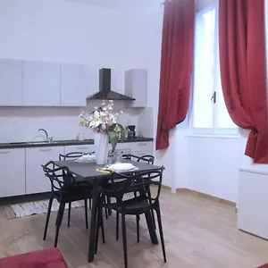Appartamento Elegante Ed Incantevole Nel Cuore Di, Genova
