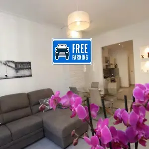 Exclusive Really Downtown - Free Private Parking Included! Appartement