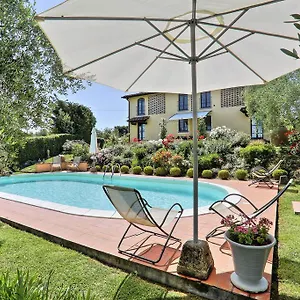 https://villa-antica-sosta-renai.it-tuscanyhotel.com